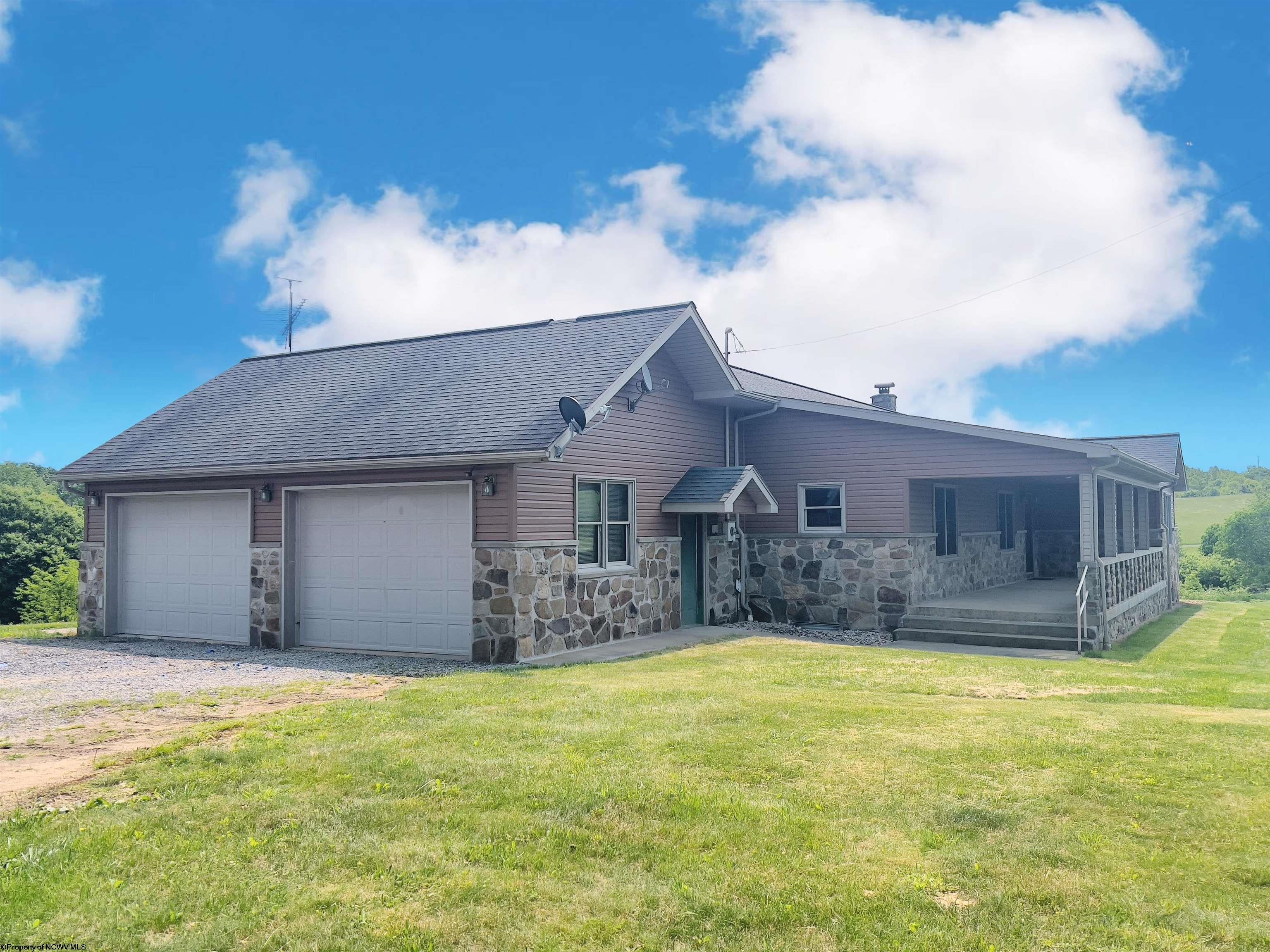 1077 Hinkle Road Grafton, WV 26354 - Photo 4 of 30 Gallery Image 4