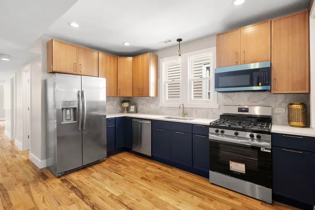 $1,099,000 | 6129 North Ravenswood Avenue, Chicago, IL 60660