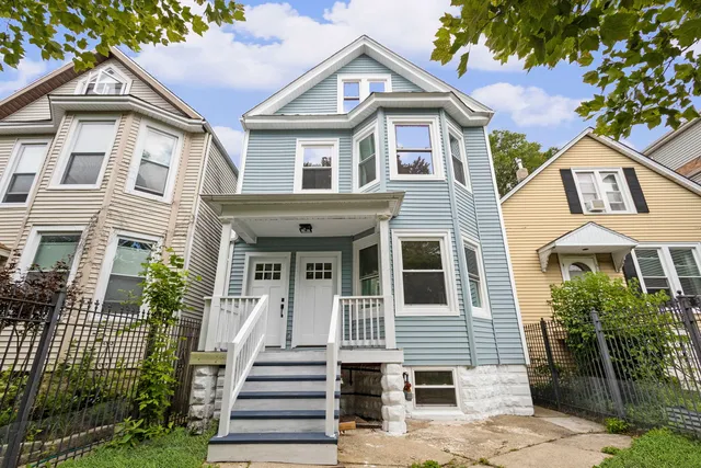 $1,099,000 | 6129 North Ravenswood Avenue, Chicago, IL 60660