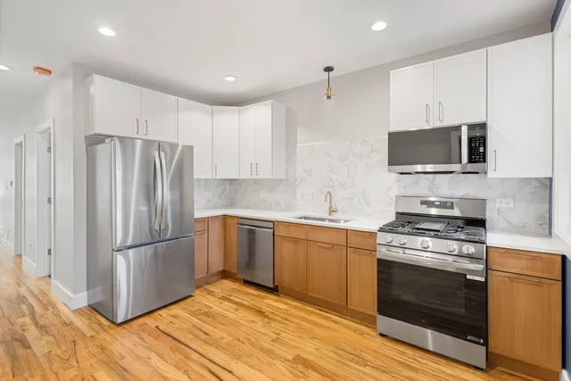 $1,099,000 | 6129 North Ravenswood Avenue, Chicago, IL 60660