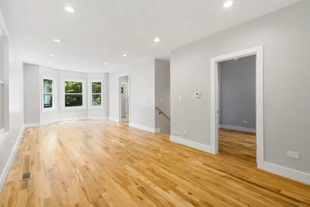 $1,099,000 | 6129 North Ravenswood Avenue, Chicago, IL 60660