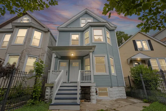 $1,099,000 | 6129 North Ravenswood Avenue, Chicago, IL 60660