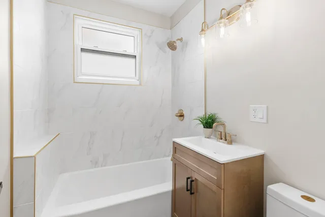 $1,099,000 | 6129 North Ravenswood Avenue, Chicago, IL 60660