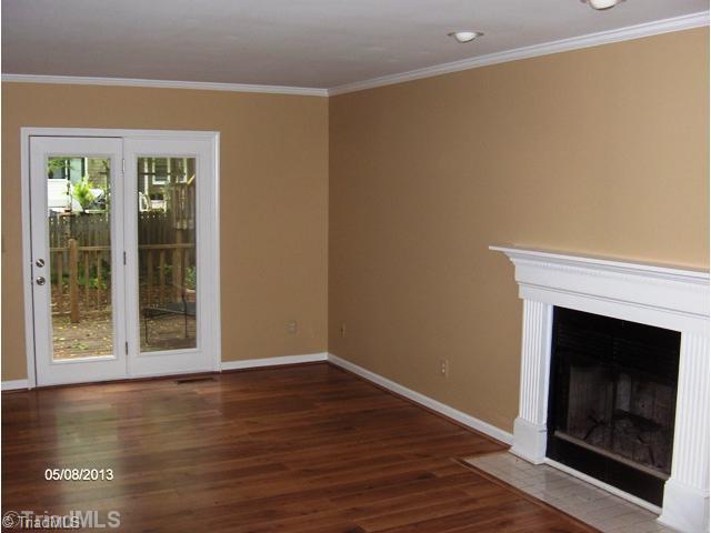5931 Robinhood Road Pfafftown, NC 27040 - Photo 3 of 13 Living Room.