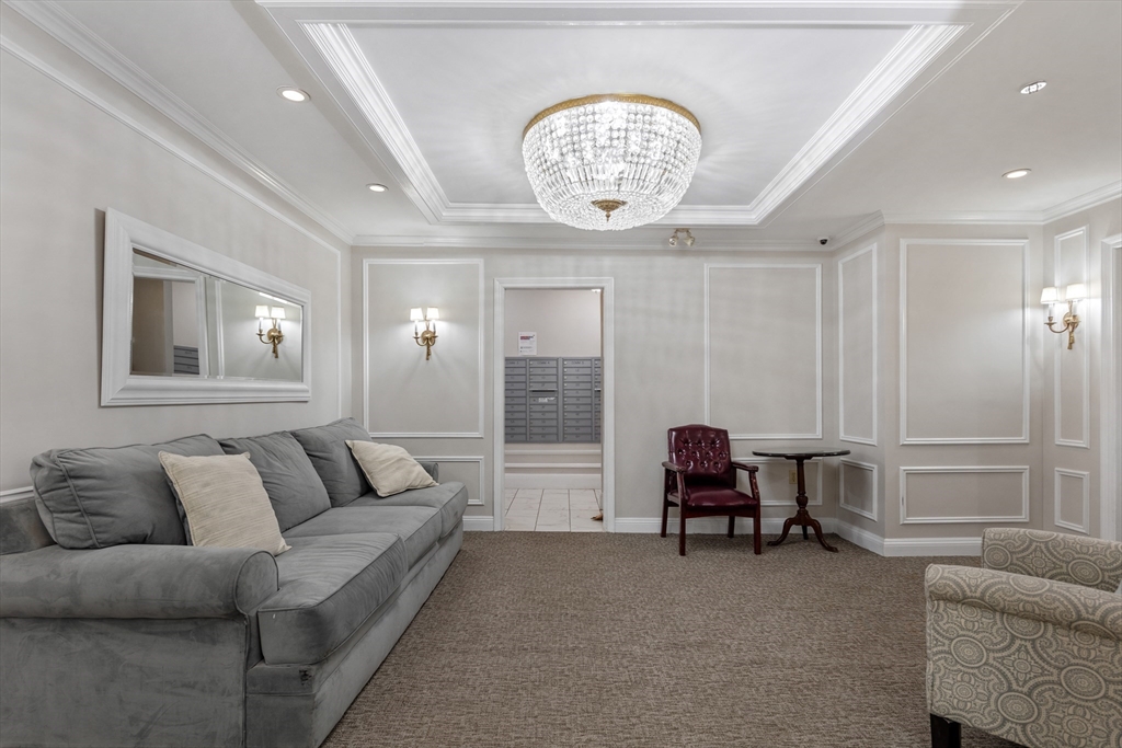 362 Commonwealth Avenue, Unit 4A Boston, MA 02115 - Photo 21 of 23 a living room with furniture