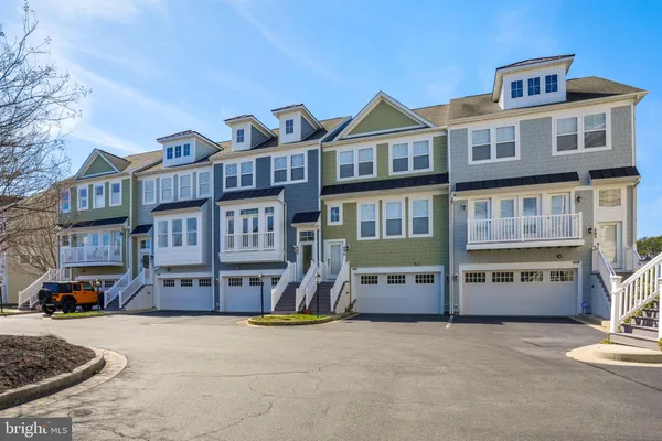 $645,000 | 10900 Holystone Lane, Unit 402, Berlin, MD 21811