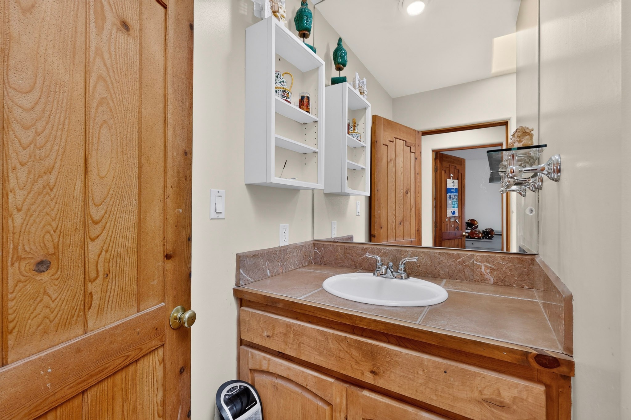 20 Moya Loop Santa Fe, NM 87508 - Photo 18 of 27 2nd Bathroom