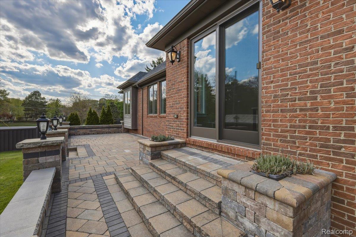 35339 West 13 Mile Road Farmington, MI 48331 - Photo 60 of 72 View of patio / terrace