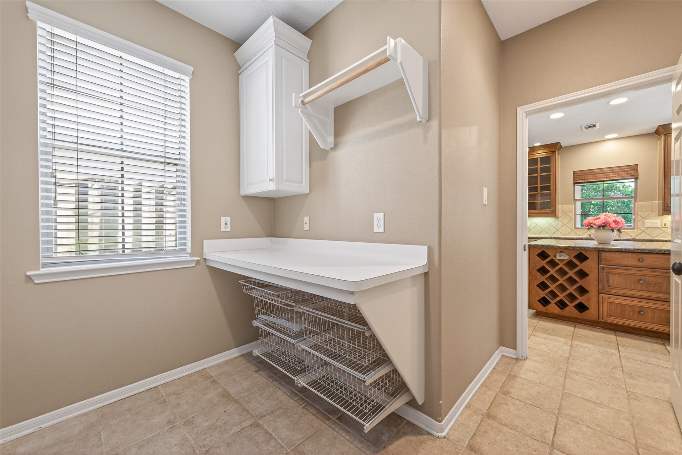 10 Mirror Ridge Drive The Woodlands, TX 77382 - Photo 14 of 48