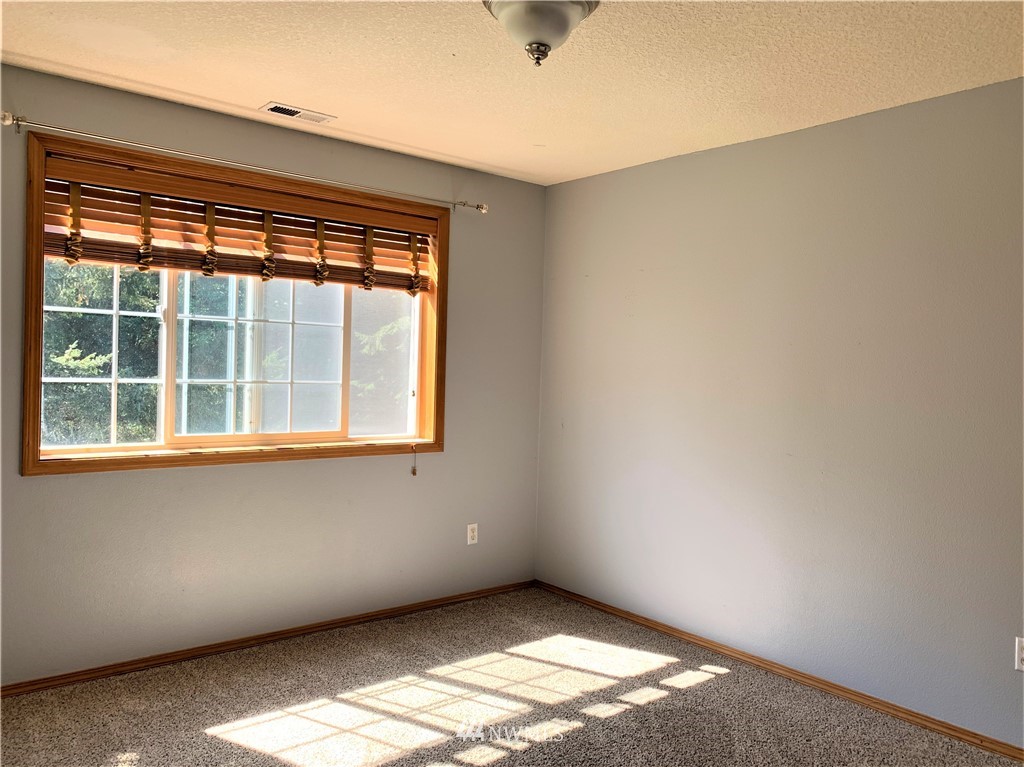 369 Vivian Road Kalama, WA 98625 - Photo 14 of 29 Gallery Image 14