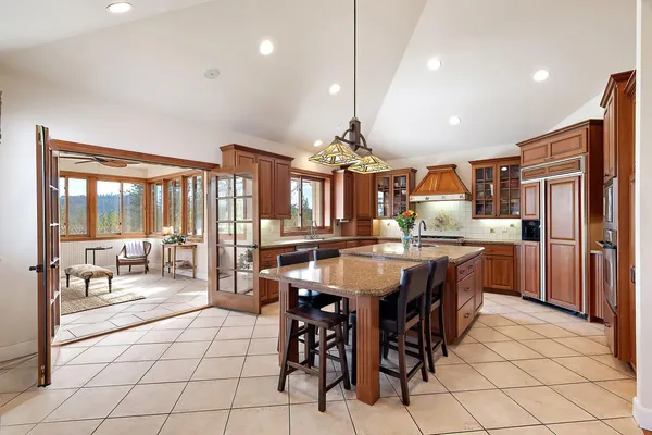 $1,950,000 | 13615 North Riverbluff Lane, Spokane, WA 99208