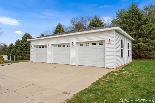 $675,000 | 7266 Peddler Lake, Clarksville, MI 48815