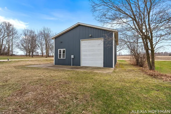 $675,000 | 7266 Peddler Lake, Clarksville, MI 48815