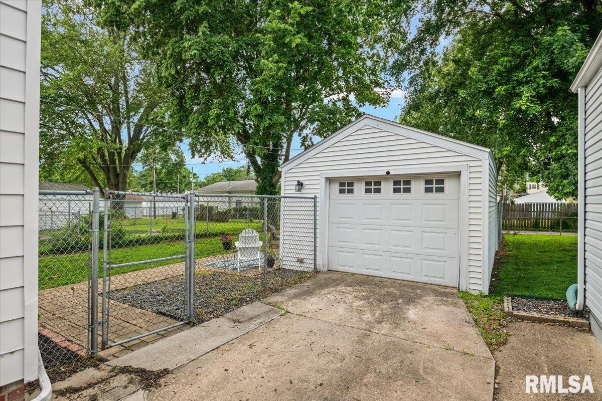 1713 Holmes Avenue Springfield, IL 62704 - Photo 25 of 30