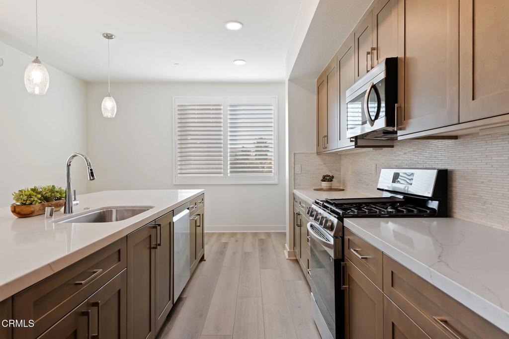 2860 Wagon Wheel Road, Unit 203 Oxnard, CA 93036 - Photo 11 of 38