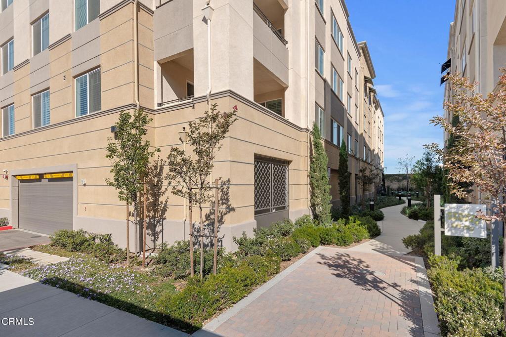 2860 Wagon Wheel Road, Unit 203 Oxnard, CA 93036 - Photo 3 of 38