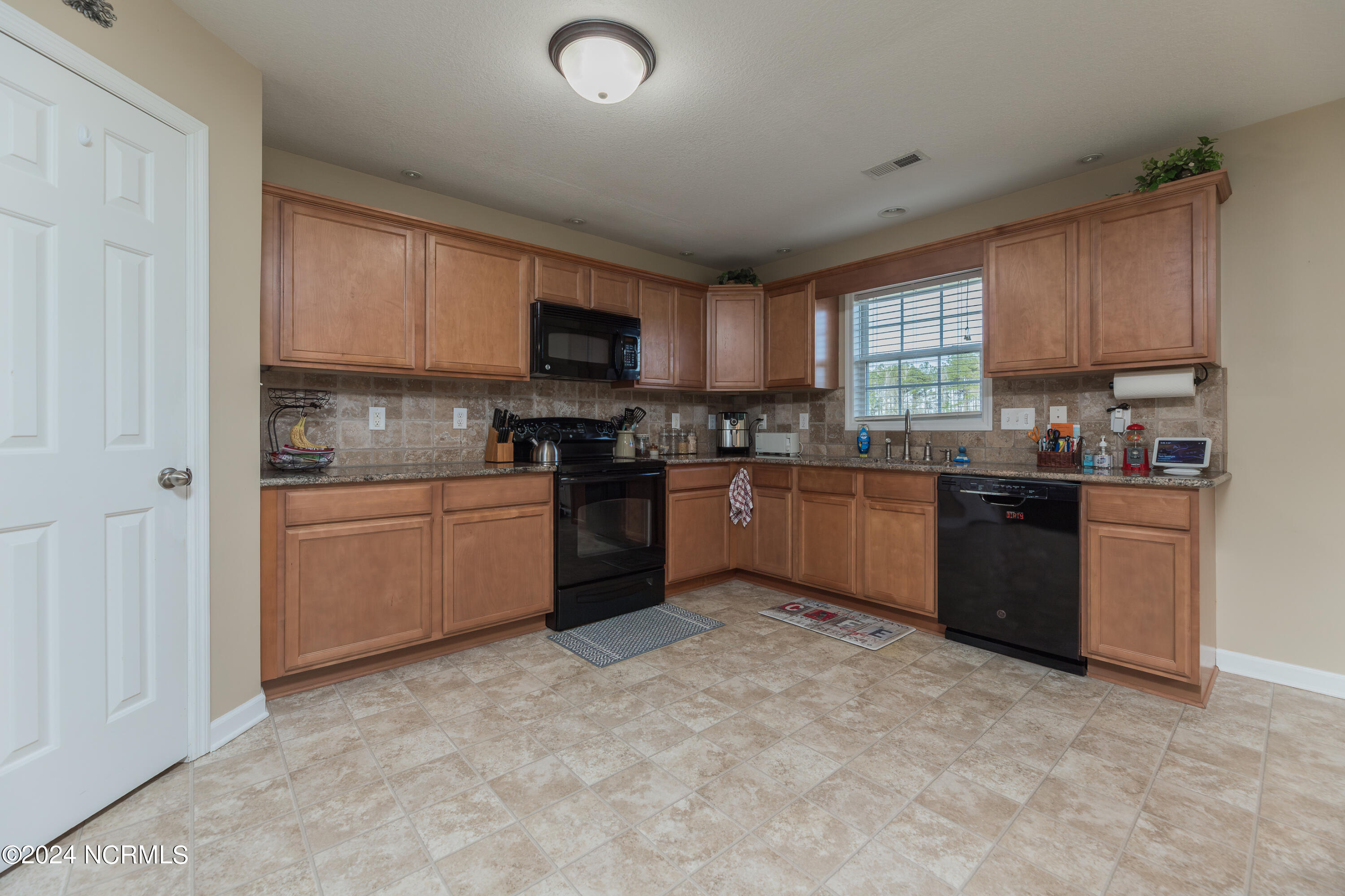 101 Mandy Lane Hubert, NC 28539 - Photo 14 of 48 14KITCHEN