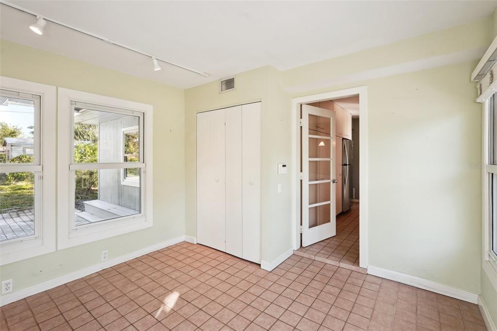 349 Scott Avenue Sarasota, FL 34243 - Photo 14 of 47