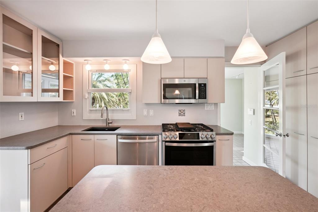 349 Scott Avenue Sarasota, FL 34243 - Photo 17 of 47