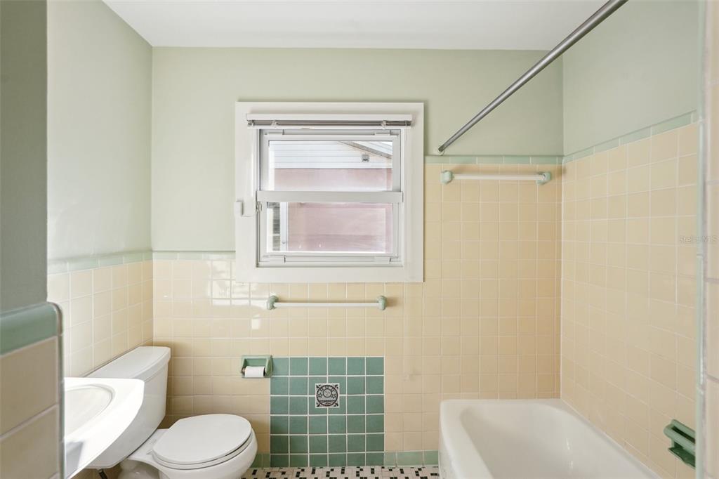 349 Scott Avenue Sarasota, FL 34243 - Photo 28 of 47