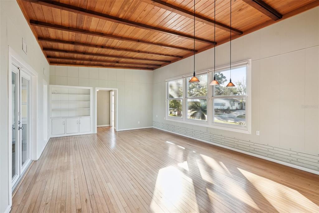 349 Scott Avenue Sarasota, FL 34243 - Photo 8 of 47