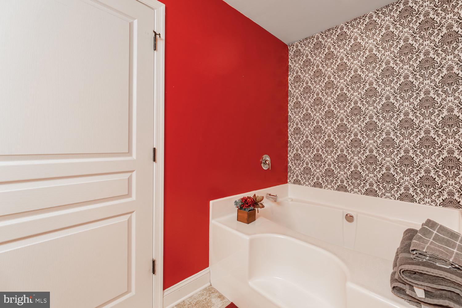 1672 Weymouth Road Vineland, NJ 08360 - Photo 33 of 45 Soaker Tub
