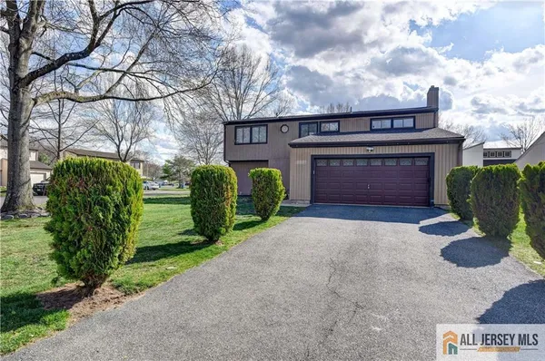 $724,900 | 139 Dawn Court, Old Bridge, NJ 08857