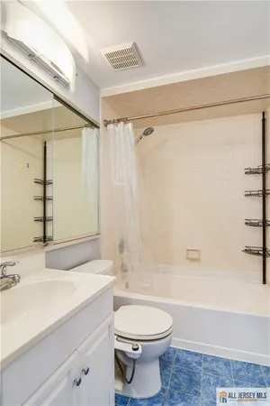 $724,900 | 139 Dawn Court, Old Bridge, NJ 08857