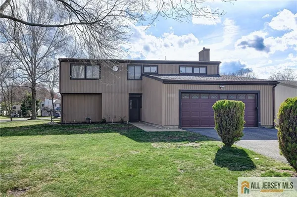$724,900 | 139 Dawn Court, Old Bridge, NJ 08857
