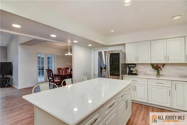 $724,900 | 139 Dawn Court, Old Bridge, NJ 08857