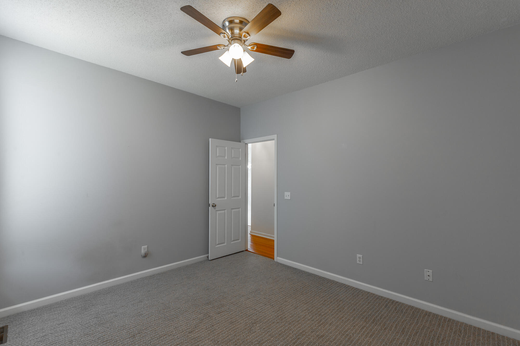1615 Gunston Hall Road Hixson, TN 37343 - Photo 31 of 37 1615 Gunston Hall Road HD-96