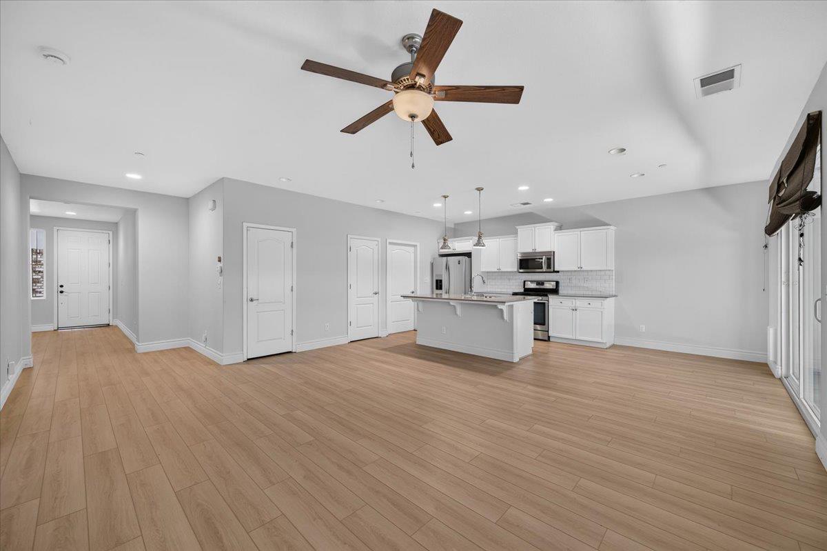 3532 Hampton Way Clovis, CA 93619 - Photo 7 of 24