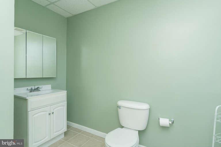 1204 Springfield Avenue Baltimore, MD 21239 - Photo 11 of 28 Bath
