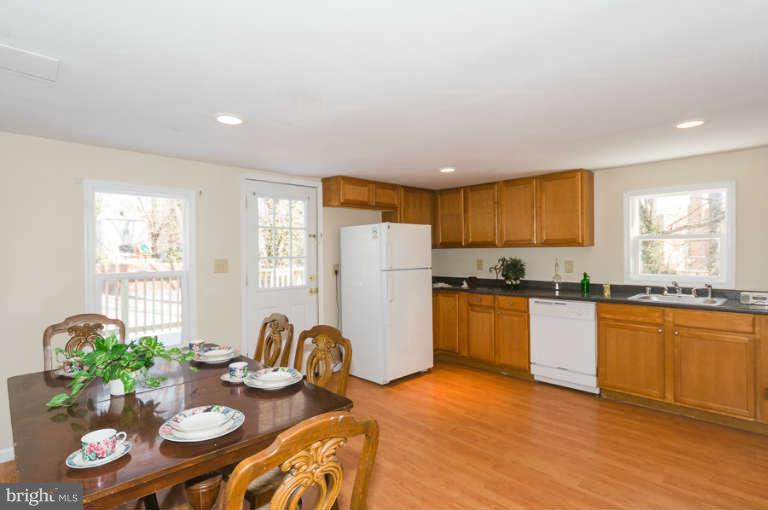 1204 Springfield Avenue Baltimore, MD 21239 - Photo 6 of 28 Kitchen