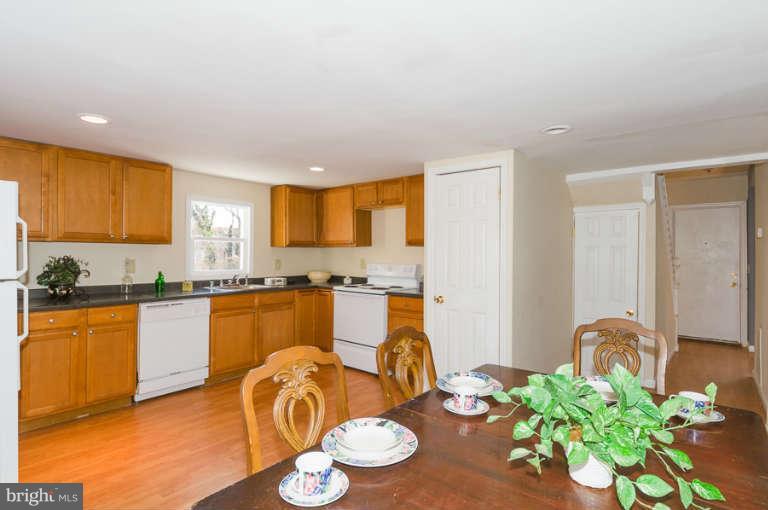 1204 Springfield Avenue Baltimore, MD 21239 - Photo 7 of 28 Kitchen