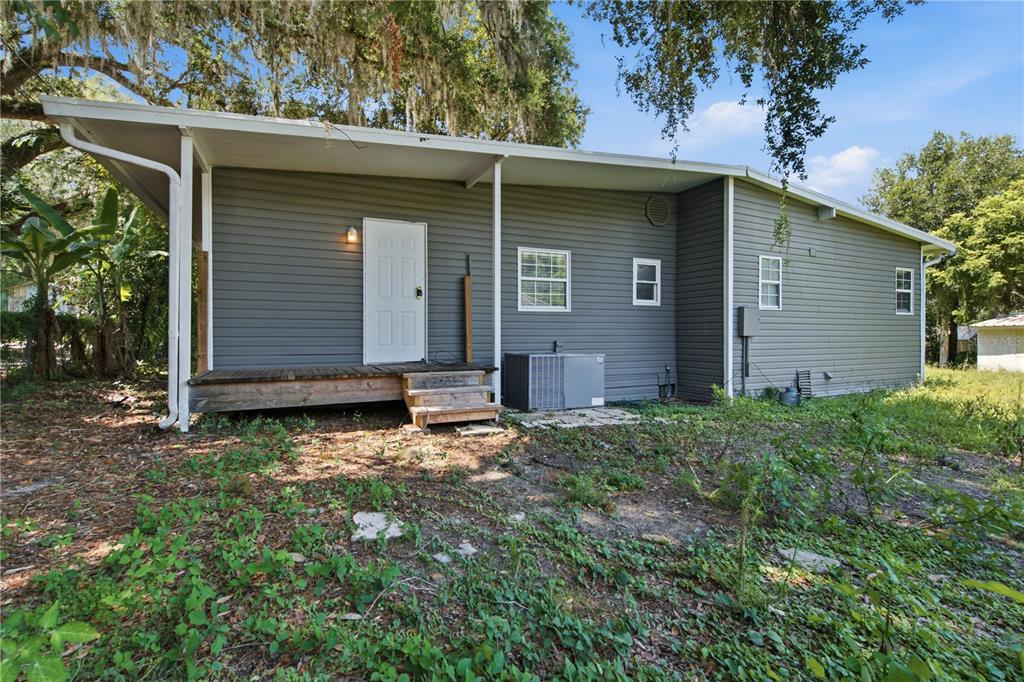 39217 Fibelkorn Road Zephyrhills, FL 33540 - Photo 3 of 27