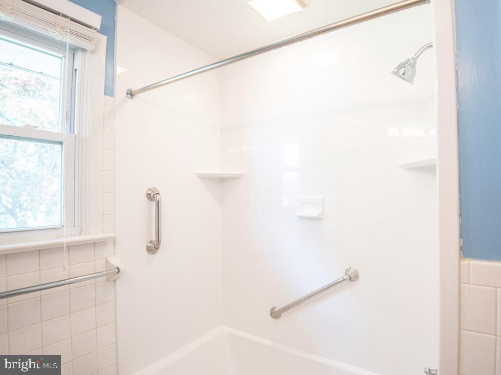 471 Delp Road Lancaster, PA 17601 - Photo 13 of 29 Gallery Image 13