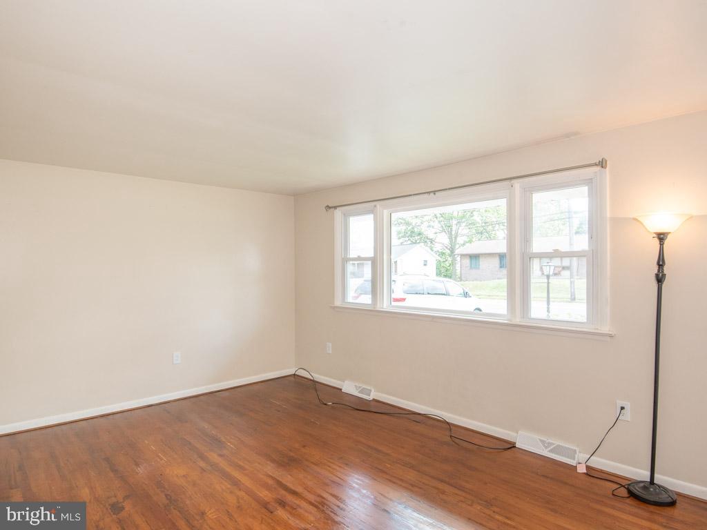 471 Delp Road Lancaster, PA 17601 - Photo 5 of 29 Gallery Image 5