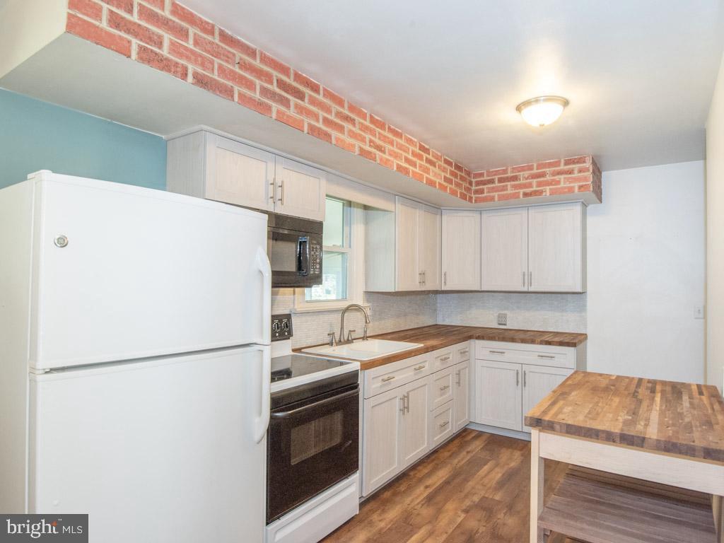 471 Delp Road Lancaster, PA 17601 - Photo 8 of 29 Gallery Image 8