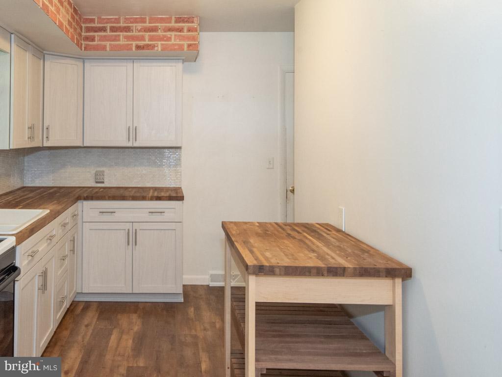 471 Delp Road Lancaster, PA 17601 - Photo 10 of 29 Gallery Image 10