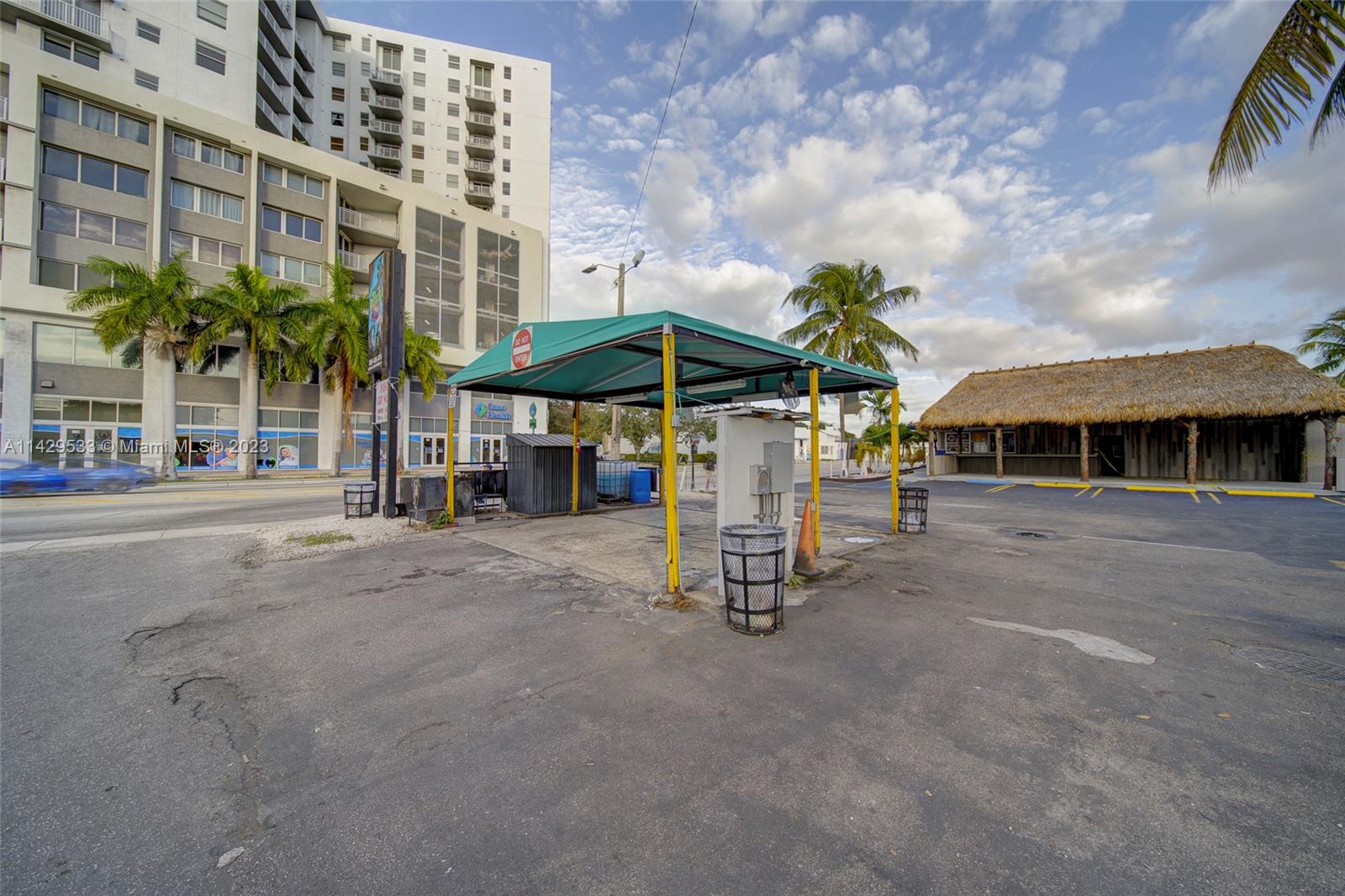 Car Wash For Sale In Miami Miami, FL 33125 - Photo 13 of 19 an outdoor space with patio