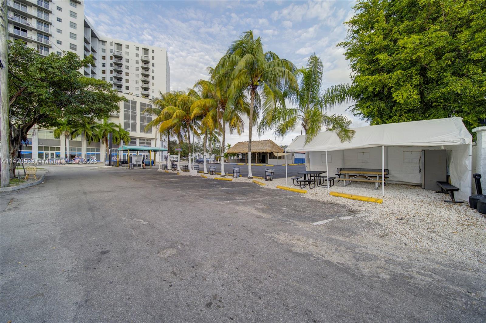 Car Wash For Sale In Miami Miami, FL 33125 - Photo 7 of 19 a view of a chairs and table in the patio