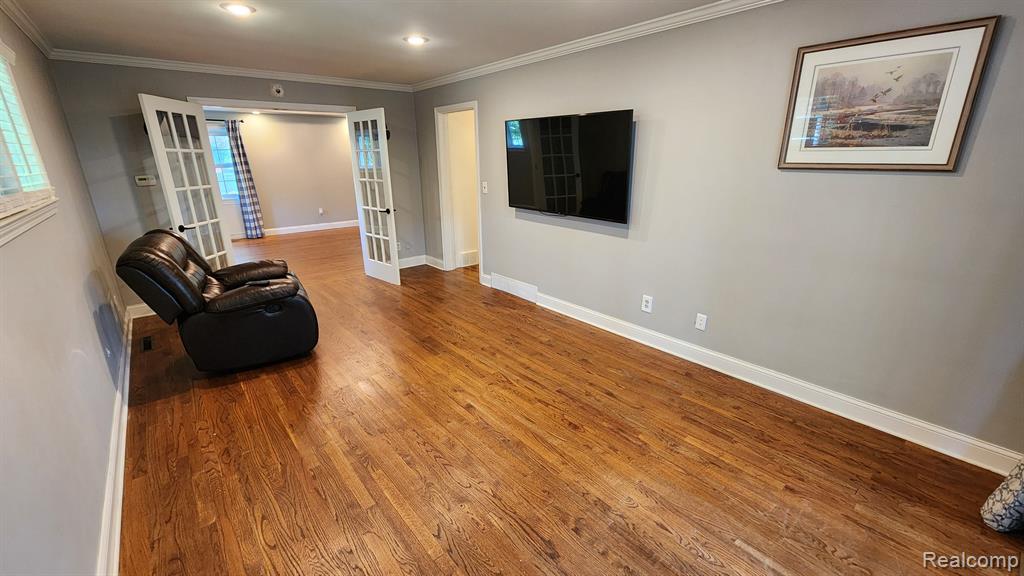 1031 Cadieux Road Grosse Pointe Park, MI 48230 - Photo 11 of 33