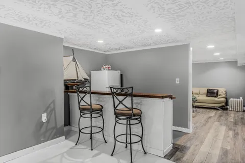 $655,000 | 262 Castle Terrace Avenue, Fontana, WI 53125