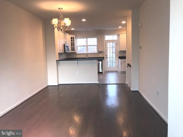 7396 Riding Meadow Way Manassas, VA 20111 - Photo 5 of 14 Gallery Image 5