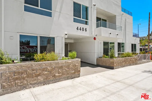 $3,495 | 4406 Fulton Avenue, Unit 105, Sherman Oaks, CA 91423
