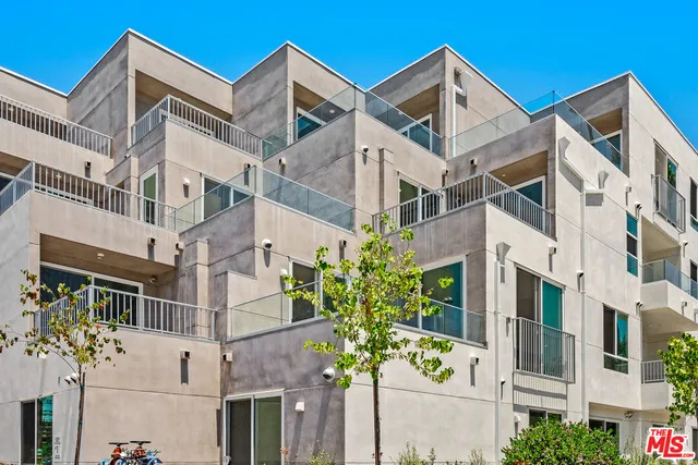 $3,799 | 4406 Fulton Avenue, Unit 105, Sherman Oaks, CA 91423