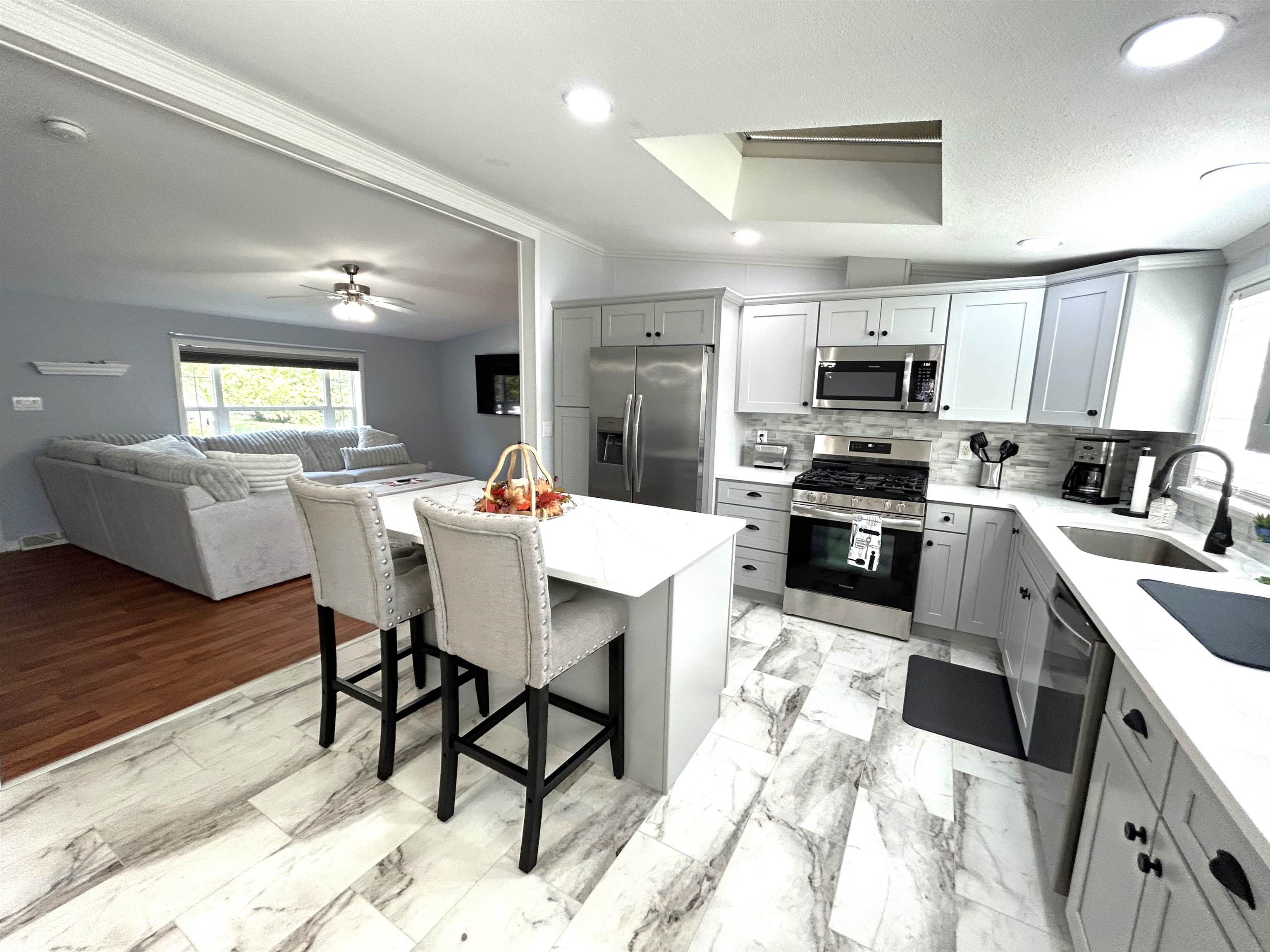 75 Hilton Avenue Exeter, NH 03833 - Photo 3 of 18