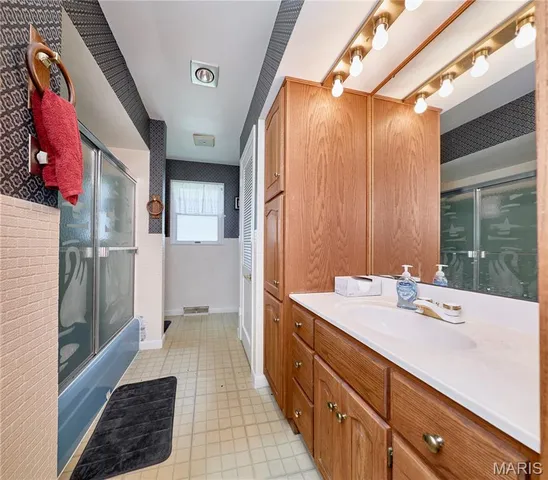 $285,000 | 339 White Road, Hawk Point, MO 63349