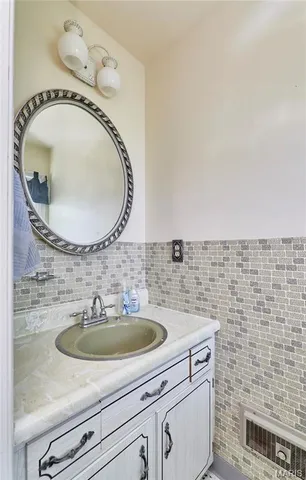 $285,000 | 339 White Road, Hawk Point, MO 63349